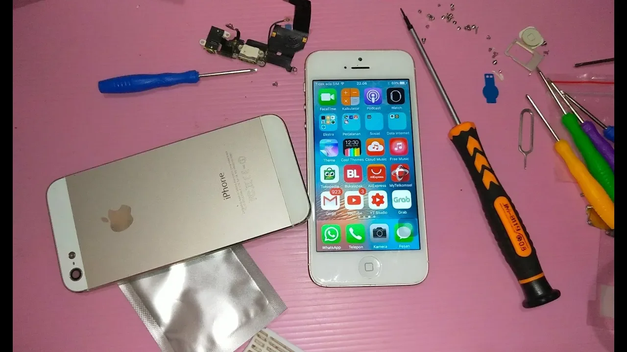 IPHONE SE 2016  PAKAI CASING SULTAN ZAMAN DULU YANG SEKARANG SUDAH SETENGAH HARGA !!. 