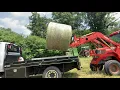 How much does a roll of hay weight