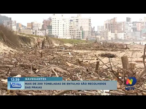 Mais de 200 toneladas de entulho são recolhidos das praias em Navegantes