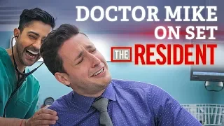 doctor mike on set of the resident audition fail cast interview