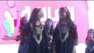 قناة أطفال ومواهب الفضائيه نشيد غاليه يا بنت عمي أداء النجمتين ألين وابتهال أبو جبل استعراض الزهرات 