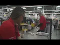 HyVee employee who is deaf leaves an impact on customers