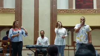 ترنيمه يمكن يجي حبيبنا اليوم المرنم اسحاق منصور مع المرنمه ساره معروف والمرنمه مريم حلمي 