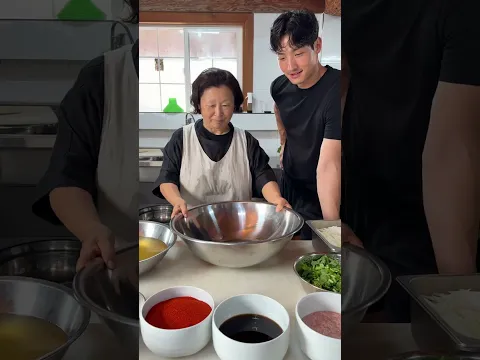 How A Kimchi Master Makes Kimchi