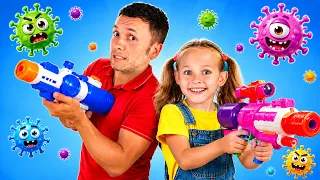 Пиу-пиу, микробы! Весёлая игра с папой для детей