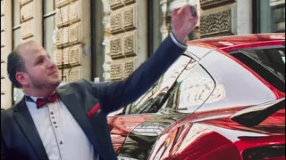 وركبت الاكس    وبطلت اركب انا تاكس   دندنها