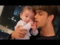 Download Lagu Harris J reading Quran to a little baby to put him sleep (Emotional🥺🥺❤)
