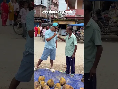 Headphone prank 🤣 #shorts #shortsvideo