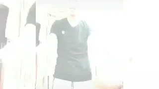 البت ال انا بعشقها  راح اتف عليها واحرقها    دندنها