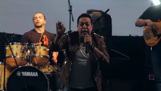 شاهد حصريا تحية حكيم للرئيس السيسي و الجيش المصري و أغنية تسلم الايادي لايف من حفلة الغردقة 