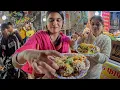 Download Lagu Sharing my Chaat with locals in Sarafa Bazaar 🇮🇳