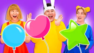 Playing With Balloons 🎈 (Stories with Colors) | Coco Froco