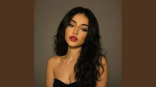 رفي بجناحك رفي اعبر على جفونك حلم دندنها
