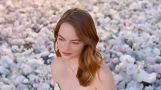 Известная мелодия А на том берегу незабудки цветут И завораживающие парапланы 