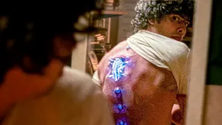 جعران اثرى بيخش جوا جسمو وبيحولو لبطل خارق ملخص فيلم 2023 Blue Beetle 