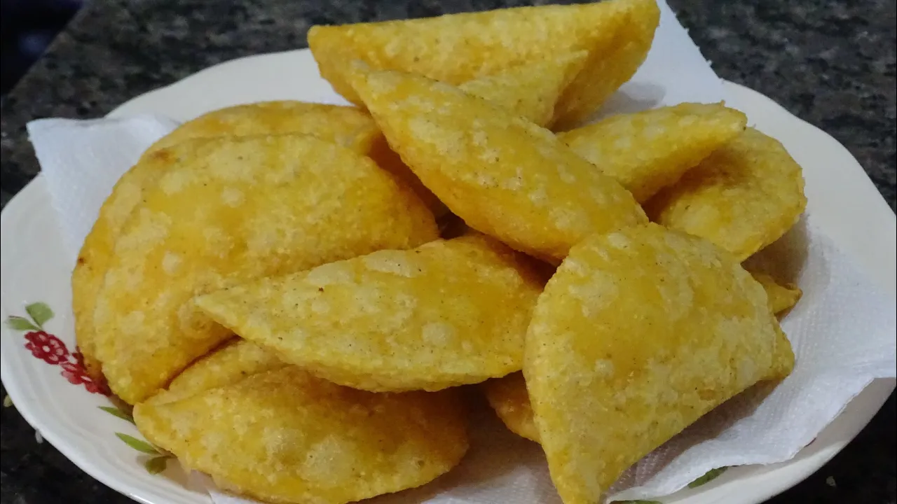 PASTEL DE FARINHA DE MILHO