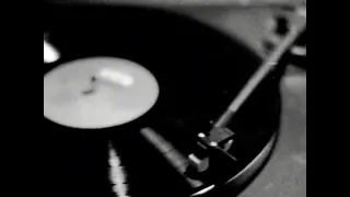 عايش على وعدك  دندنها