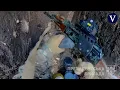 Download Lagu Un soldado ucraniano graba en primera persona un intenso combate en una trinchera de Donetsk