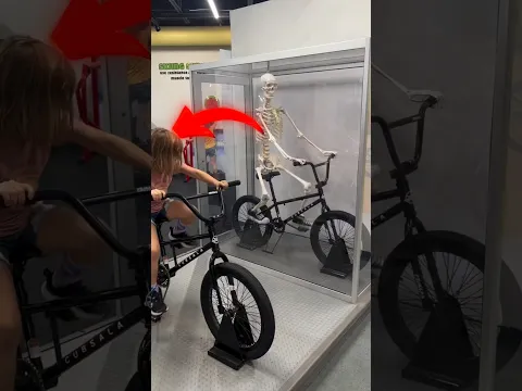 This Bike Shows How Knees Work(@themamagunn)