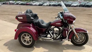 2-90845 2016 Harley Davidson FLHTCUTG TRI GLIDE ULTRA Motorcycle