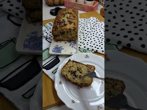 Banana bread moelleux et gourmand #baking #recipe #bananabread #shortsvideo كيك الموز