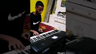 وبينا معاد  عزف دندنها