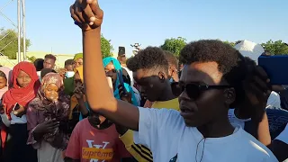 الفنان شريف الفاشر والعازف وائل الشلبي الدنيا تبسم لينا من اول جديد دندنها