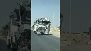 حادث شاحنة مرسيدس اكتروس V6 الله يعوض على صاحبه 