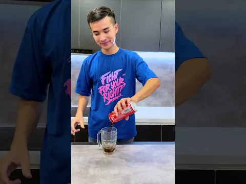 Uống nước vội vàng 🤣 Drinking water hurriedly #shorts