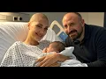Download Lagu Halit Ergenç y sus hijos intentaron dar apoyo moral a Bergüzar Korel