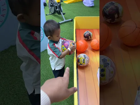 Abyan lempar bola basketnya!!!