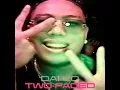 Two-Faced 两 面