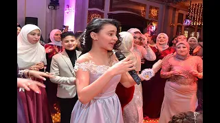 اخوات العروسة  يمني  وخالاتها سيحولها في الفرح أدام العريس وكانت النتيجة                  دندنها