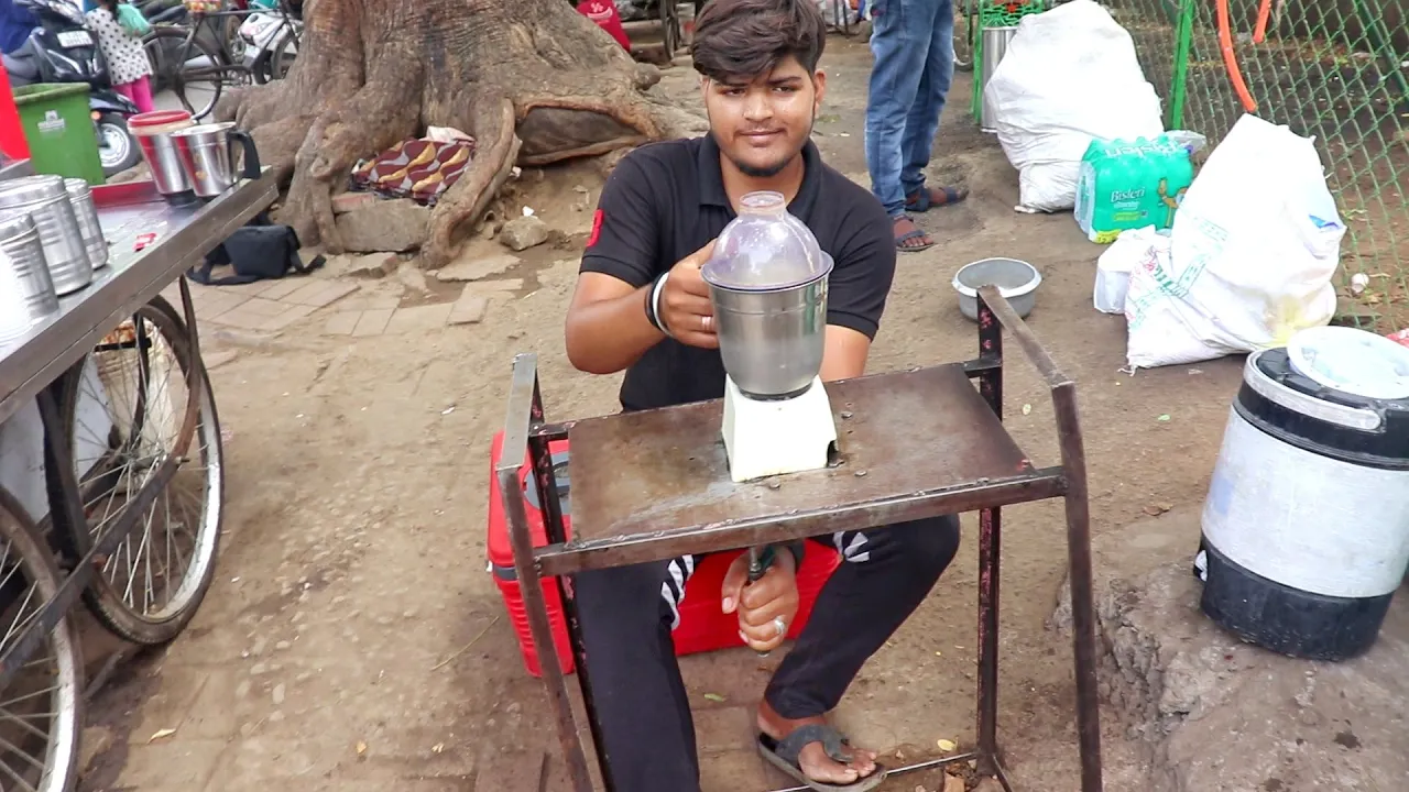 Amazing Art Of Making Kit Kat Oreo Mix Thick Shake In Ahmedabad   Indian Street Food