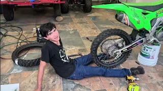 EL CHORE SALADO DESCOMPUSO MI KAWASAKI 450 Y ASI REACCIONO