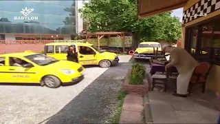 استاد مظهر يشمر غراض اهل التكسي بالشارع وطاهر ينقذهم    تكسي الامان   اشترك الان دندنها