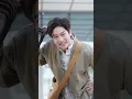 기적의 의사가 미녀의 차에 타게 되는데, 자신이 부자라는 사실을 모른 채 할아버지를 치료하고, 매력적인 CEO와 결혼하여 운명을 바꾼다.