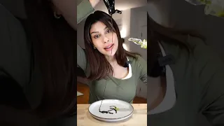 أنت عندك مساعدة بالبيت 