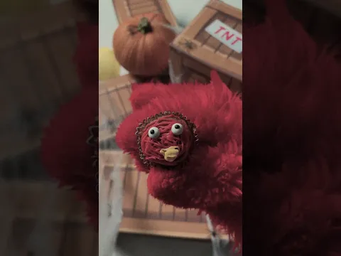 POV: Red makes Halloween cupcakes! 🎃 🧁
