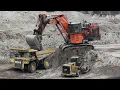 Download Lagu Massive Teamwork! Hitachi EX2600, Komatsu HD785 \u0026 Caterpillar 966F in Heavy Duty Action