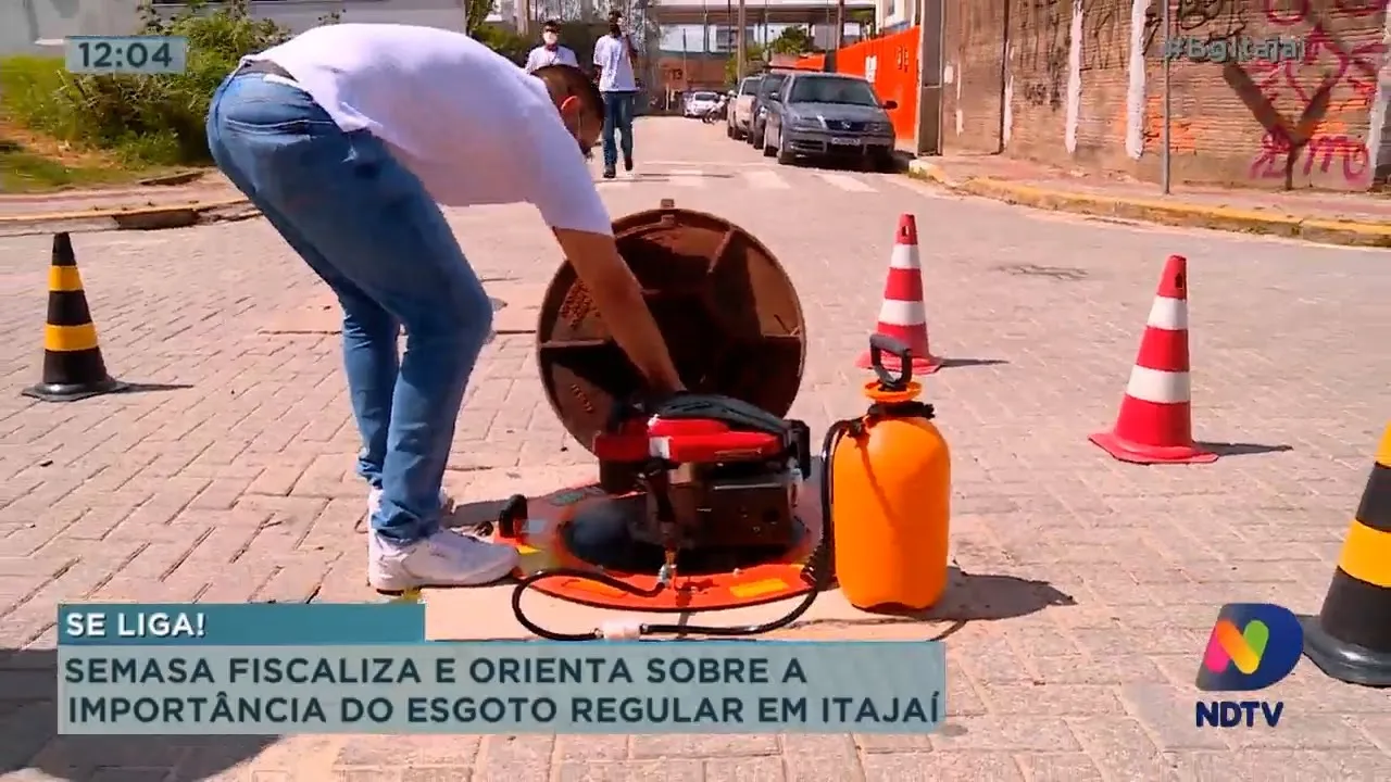 Semasa fiscaliza e orienta sobre a importância do esgoto regular em Itajaí