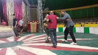 مقلب جديد مع ابراهيم كوبرا من داخل السيرك الامريكي شاهد ماذا حصل   دندنها