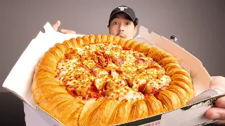 Is Papa John s Croissant Pizza Worth The Hype