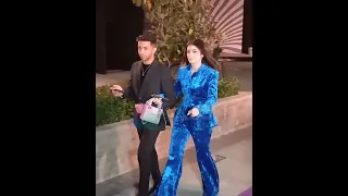 ماسكين ايد بعض لحظة وصول ليلي احمد زاهر و خطيبها هشام جمال 