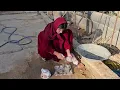 Mohammad and his first wife’s reaction when the engineer hands them the keys to Hamid’s house