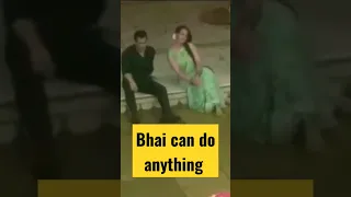 Salman Khan Grab Sonakshi Sinha As In Dabang Shooting Leaked Scene Memes Salmon 