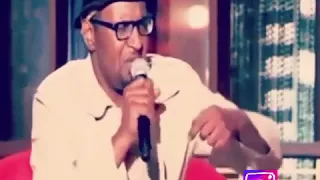 طارق خميس يبكي على رحيل علي بحر ويلغي شعر 