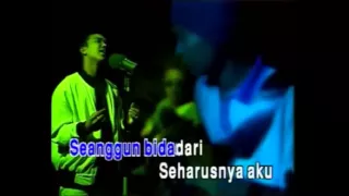 exist buih jadi permadani original version lyric mengintai dari tirai kamar 