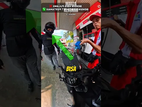 Tak Cuma Melihat, Pria Ini Kembali Membantu Abang Ojol
