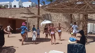 رقص بالبكيني ساخن اخر حاجه 